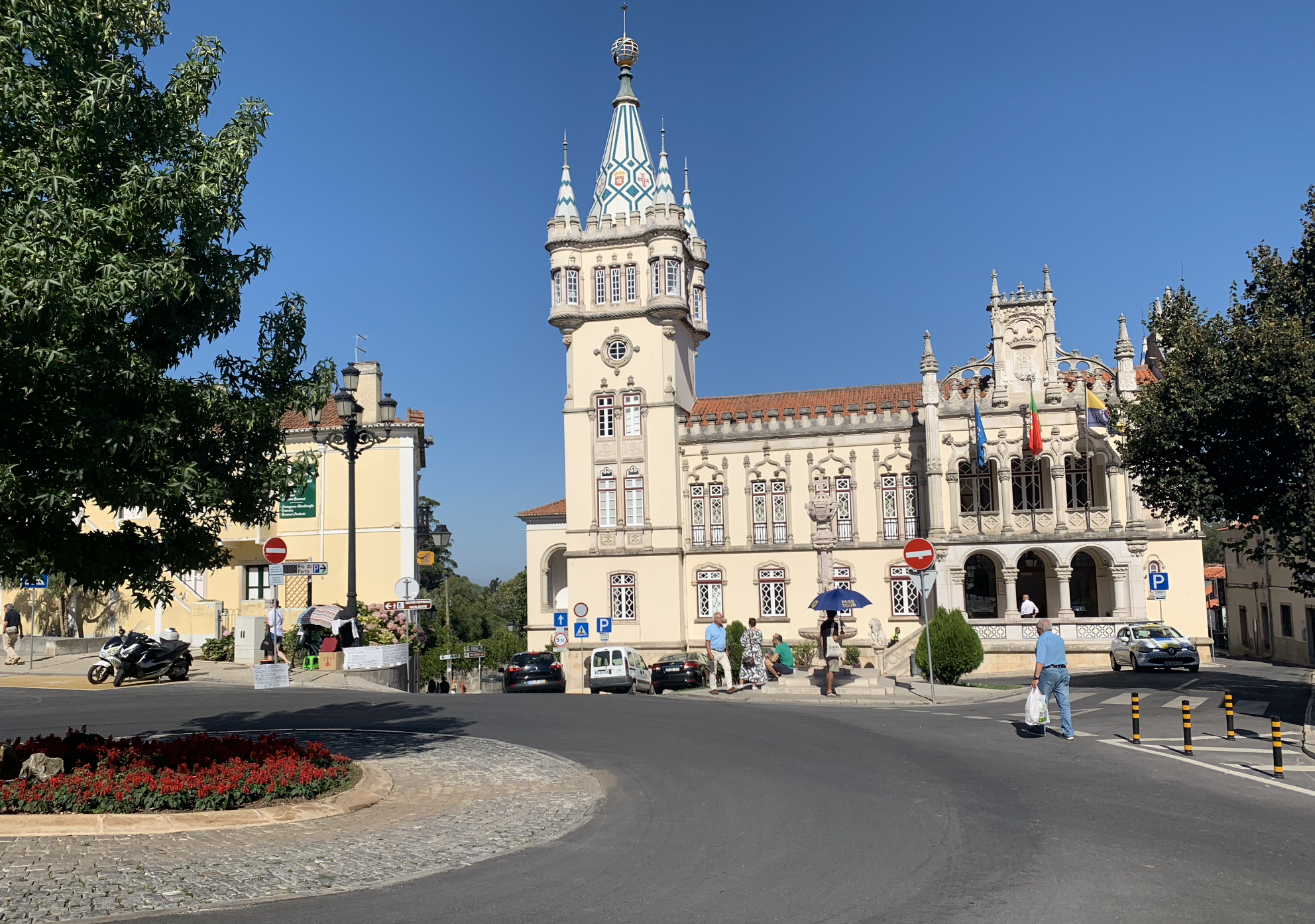 beau batiment a sintra au portugal