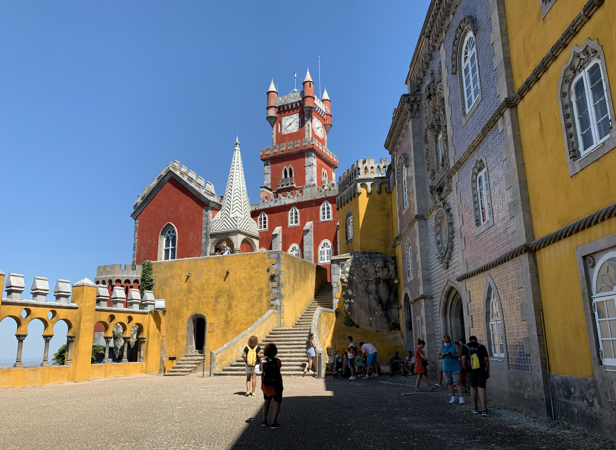 excursions depuis lisbonne : sintra et son palais national de pena