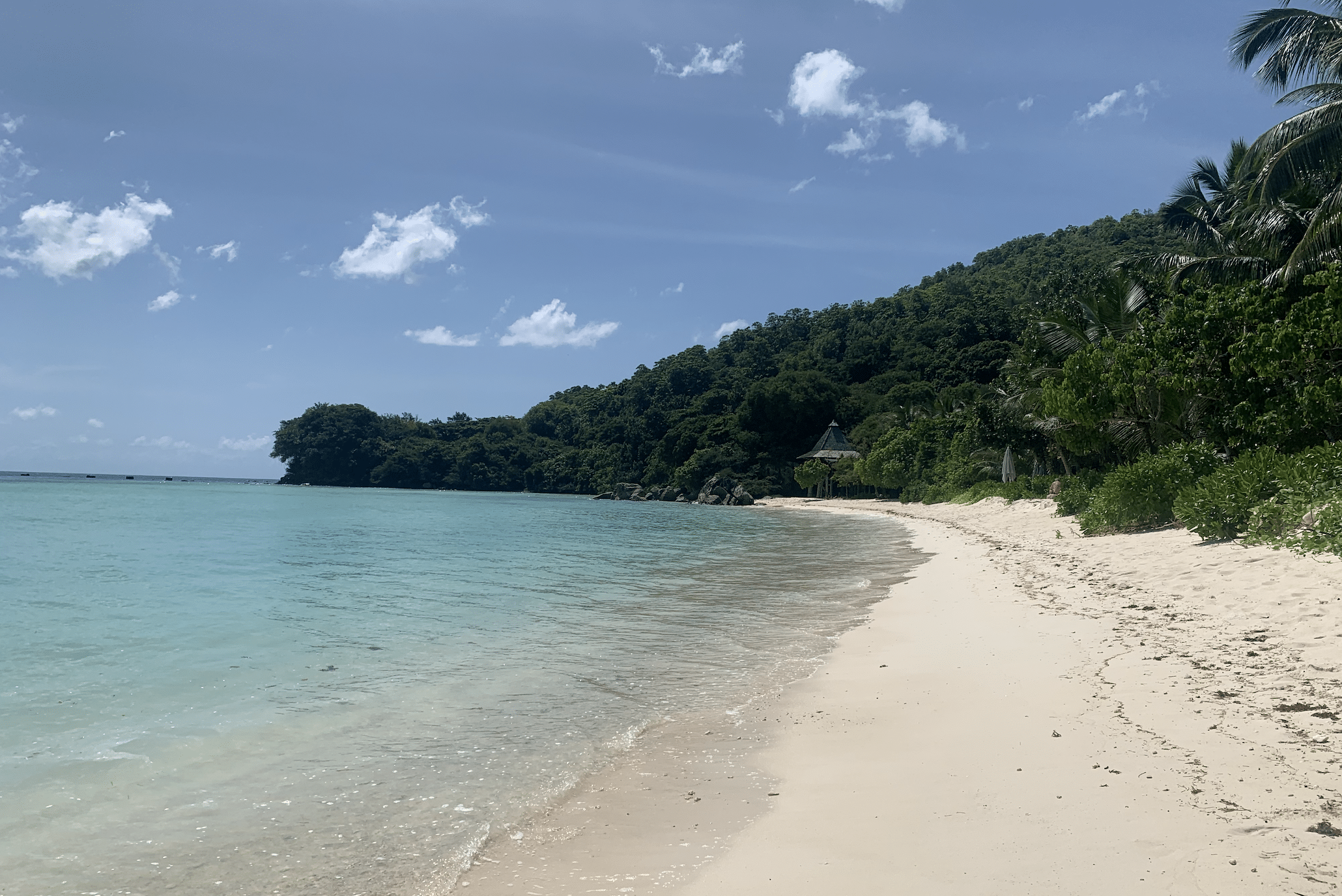 plage principale de l'hotel club med seychelles