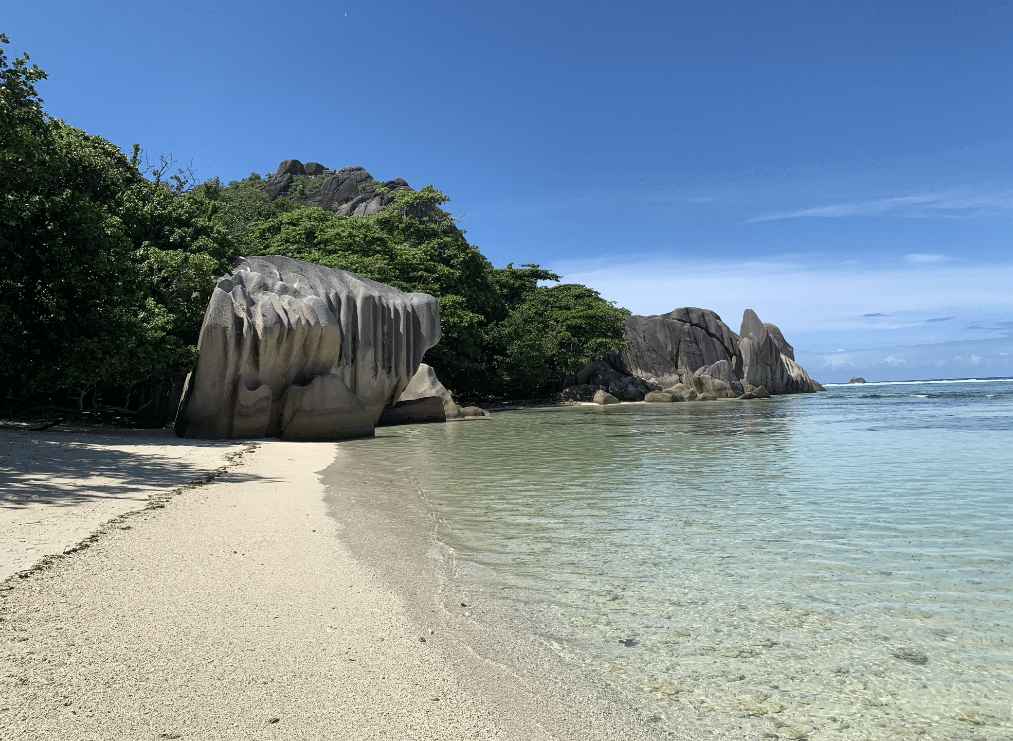 la plage anse source d'argent aux seychelles