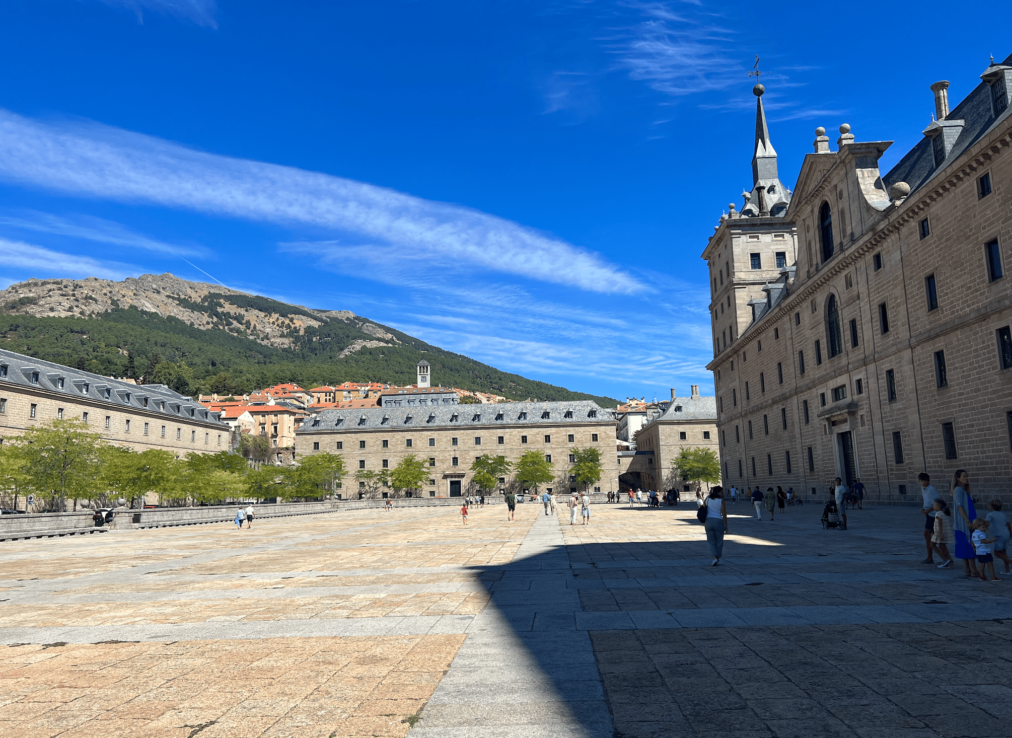 le monastere de san lorenzo de el escorial a madrid