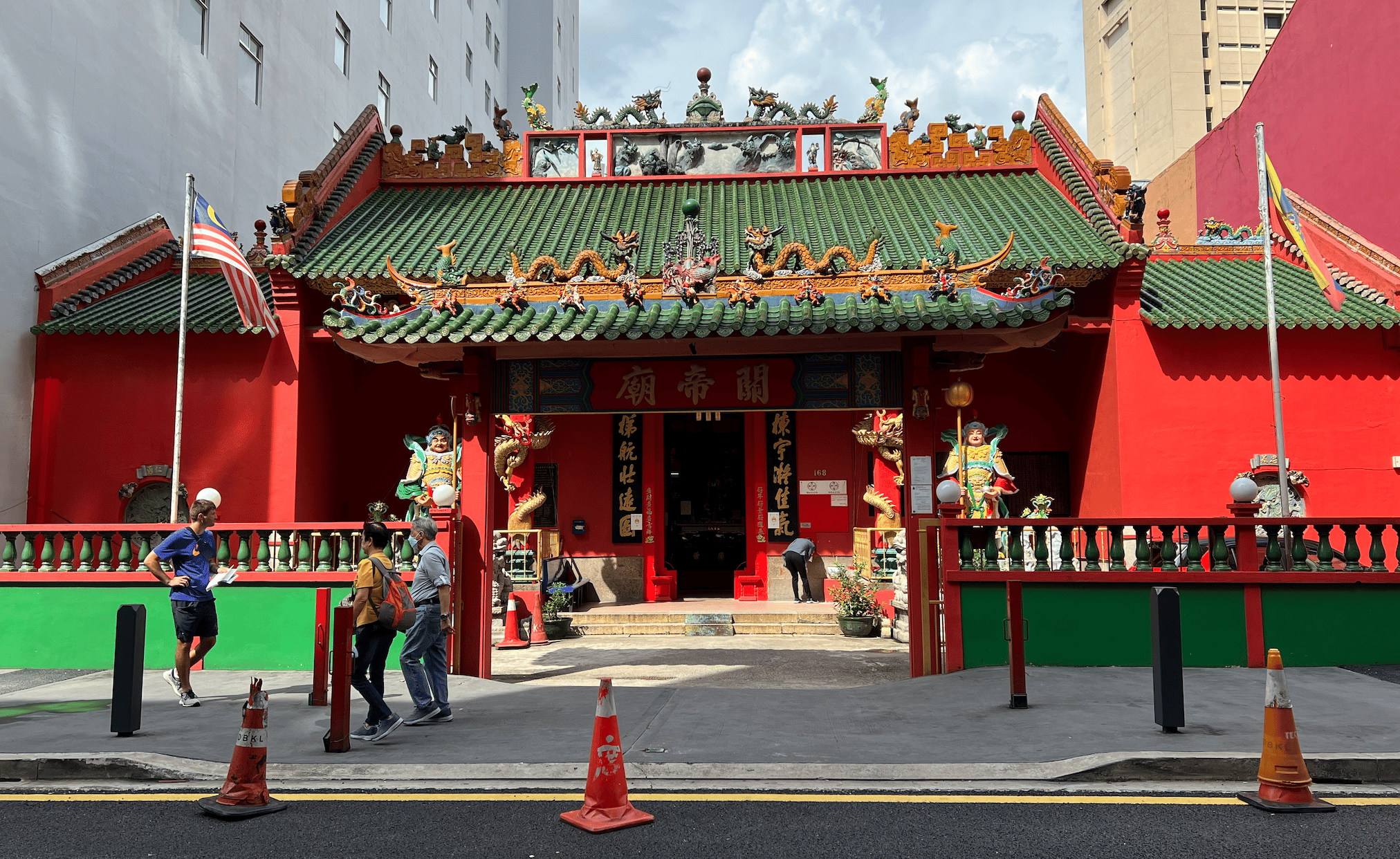 le temple guandi a chinatown a kuala lumpur en malaisie