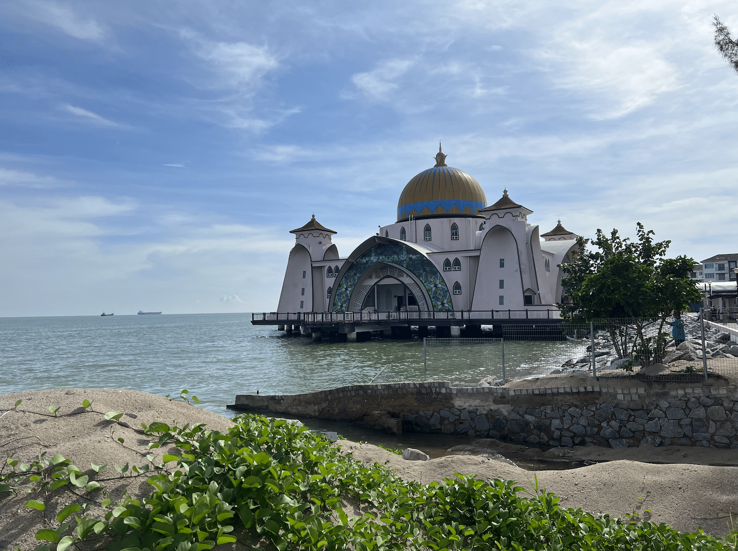 la malacca straits mosque en malaisie
