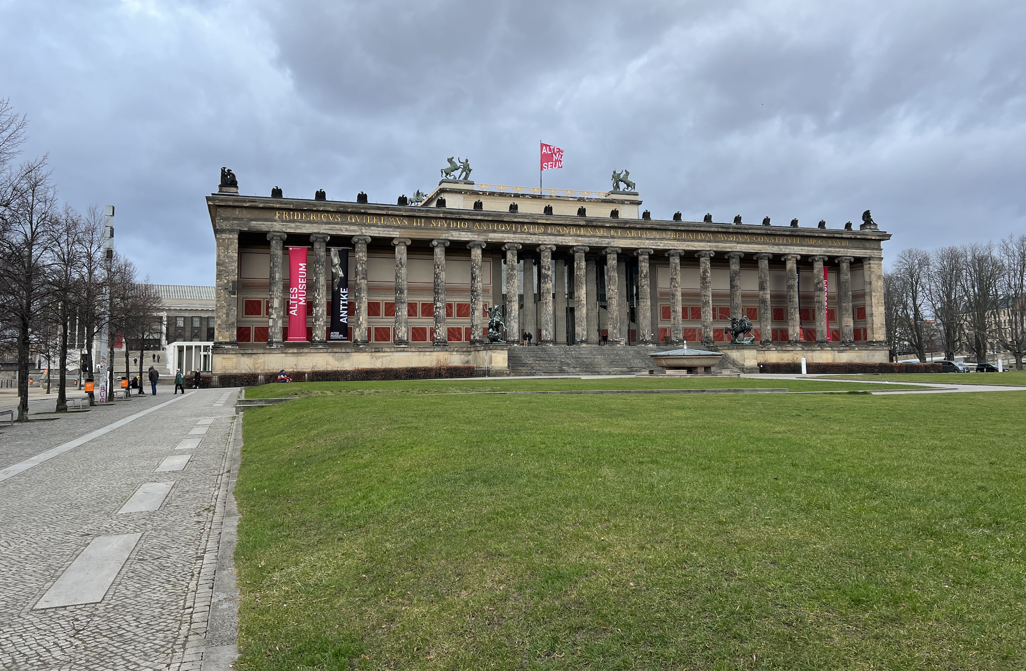 batiment de l altes museum a berlin
