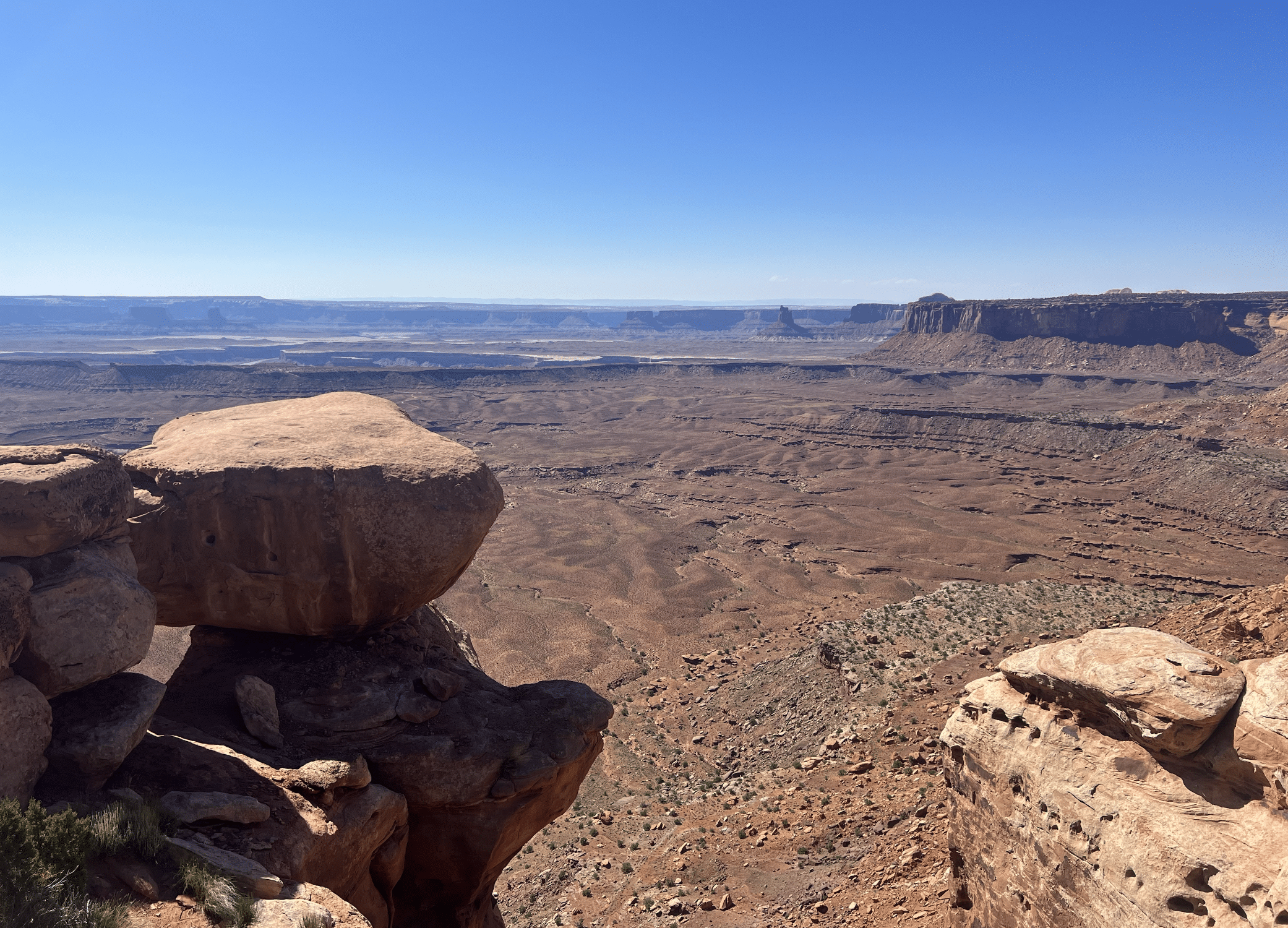 le grand view point overlook dans le canyonlands national park dans l utah