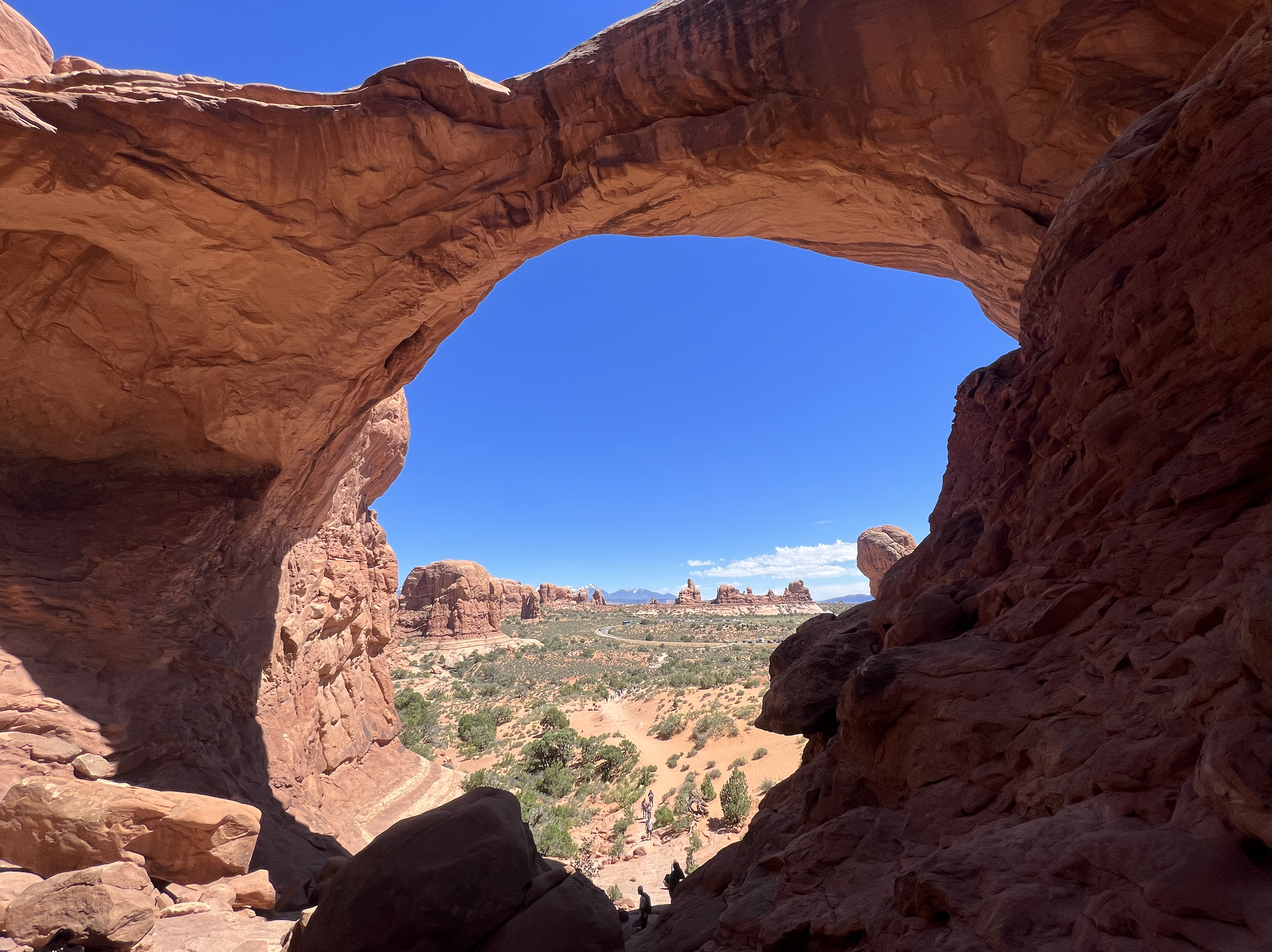 vue depuis double arch dans l arches national park dans l utah