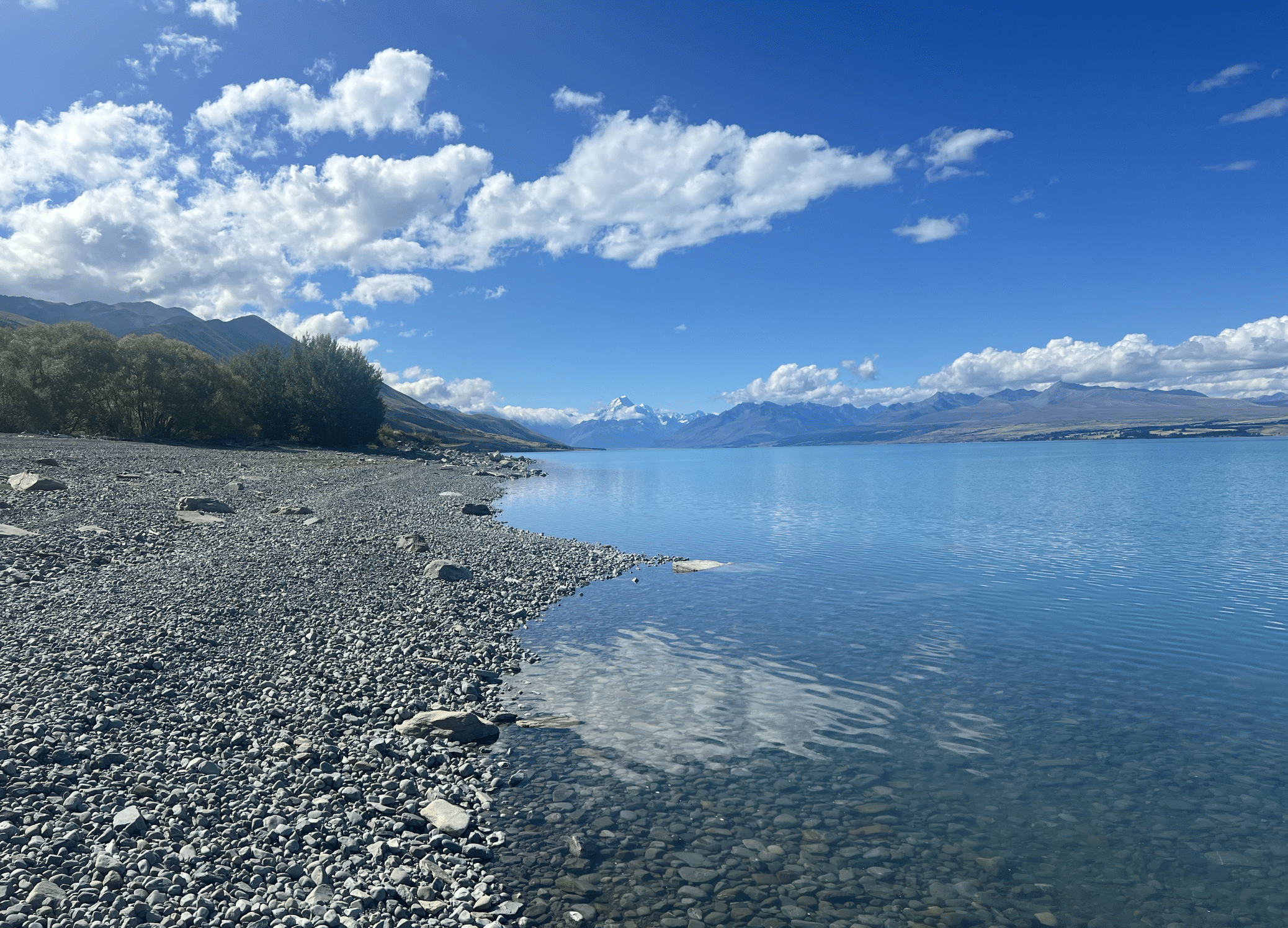 le lac pukaki sur l ile du sud de nouvelle zelande